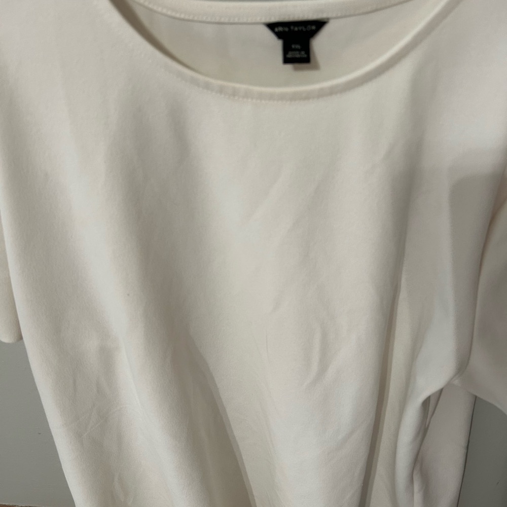 Ann Taylor Cream Short Sleeve Tee